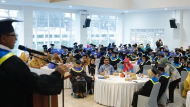 122 Lansia di Samarinda Diwisuda, Bukti Semangat Belajar Tak Mengenal Usia